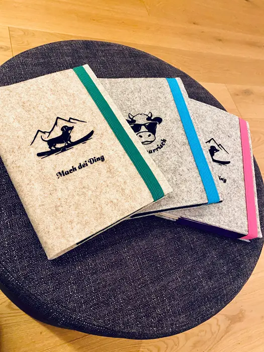Notizbücher mit lustigen Motiven Filz Notizbuchhüllen mit bayerischen Motiven, Personalisierung verfügbar, handgenäht in Schliersee